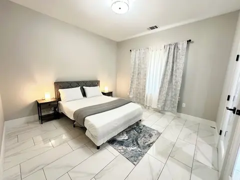 5 bedroom house near COTA AUS