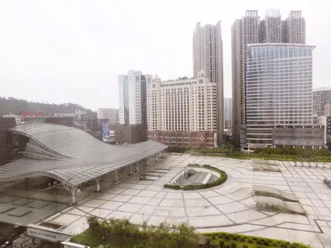 Estay Apartment Poly Central Pivot GZ
