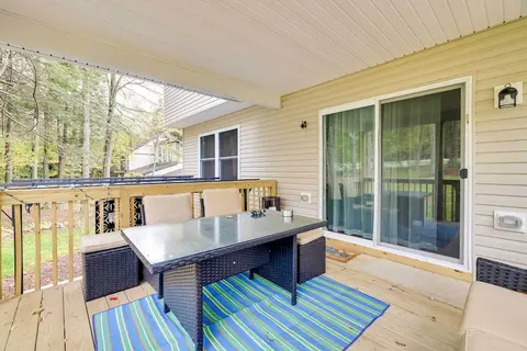 Hot Tub + Lake Access: Spacious Tobyhanna Home