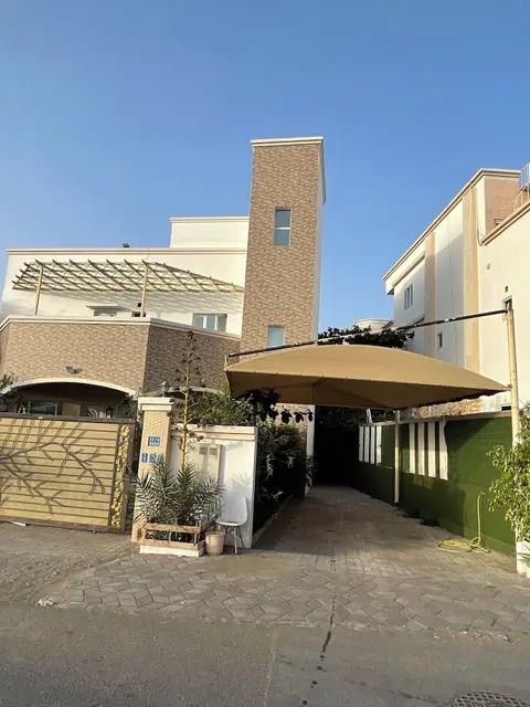 Shearing With Owner 5-bed Apartment in Sib
