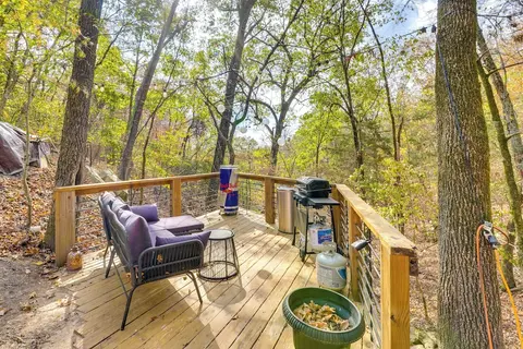 Grill & Rooftop Deck: Cozy Hideaway in Garfield