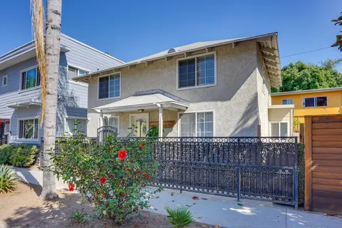 Super Walkable! Historic Home in Dtwn Long Beach