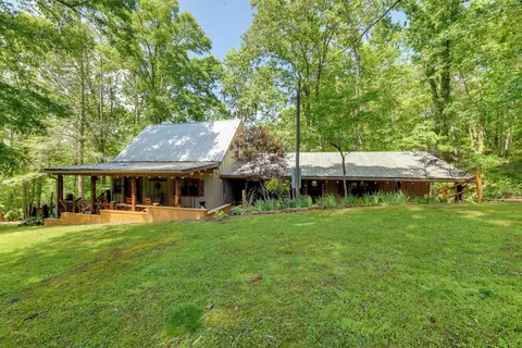 Relaxing Cosby Cabin w/ Fire Pit & Covered Porch!