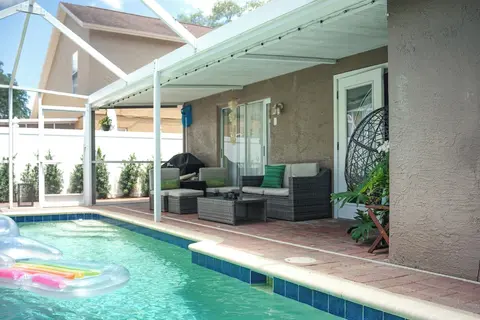 Pet-friendly Valrico Vacation Home w/ Lanai!