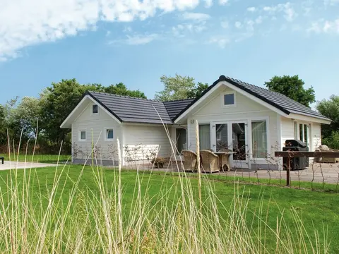 Luxurious, 2 Bathroom Holiday Home, 1,5 km From the Beach