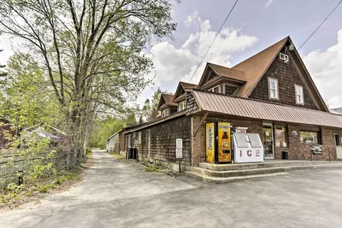Bolton Landing Cottage: Walk to Lake George!