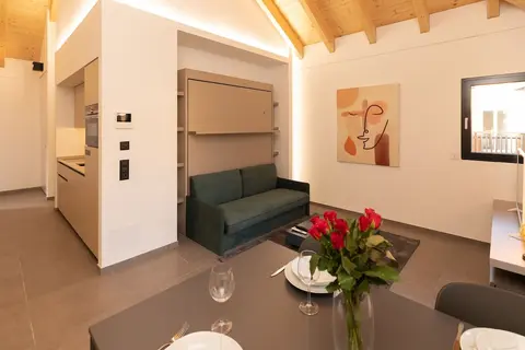 Res.3544 Apt King 303