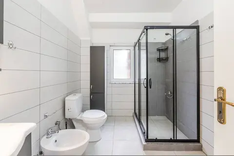 Elegant Apartment Comfort in Shkod r s Heart