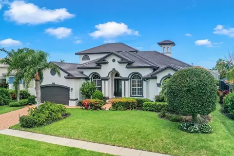 Woodbine Ct. 1870, Marco Island Vacation Rental 5 Bedroom Home by Redawning