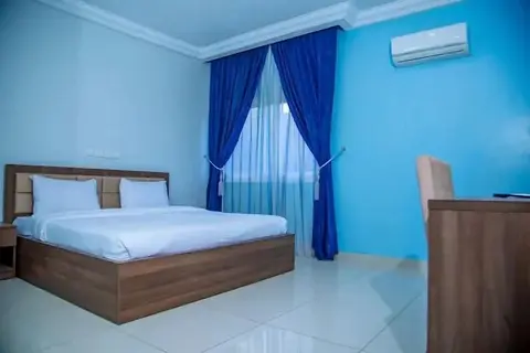 Metrohut Service Apartments