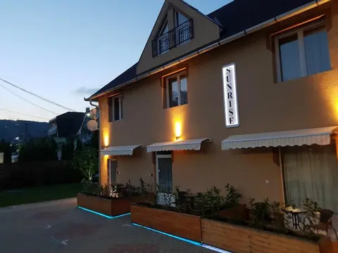 Sunrise Apartmanház