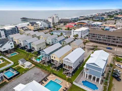 Second-row Home Just Across The Street From The Beach Access, Community Pool 5 Bedroom Home by RedAwning
