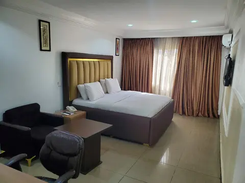 Savannah Suites & apartments