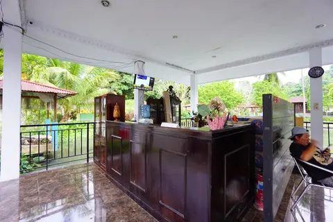 OYO 1254 Golden Lake Resort
