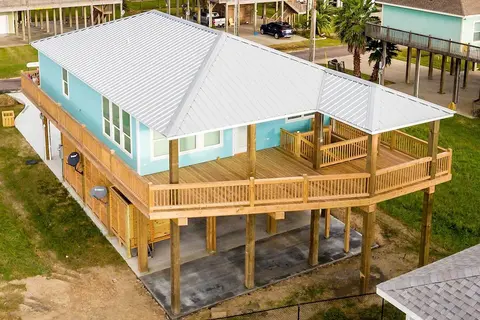 Luxe Home w/ Deck in Crystal Beach!