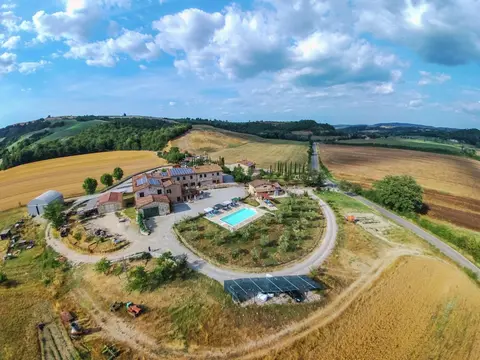 Lovely Farmhouse in Asciano With Swimming Pool