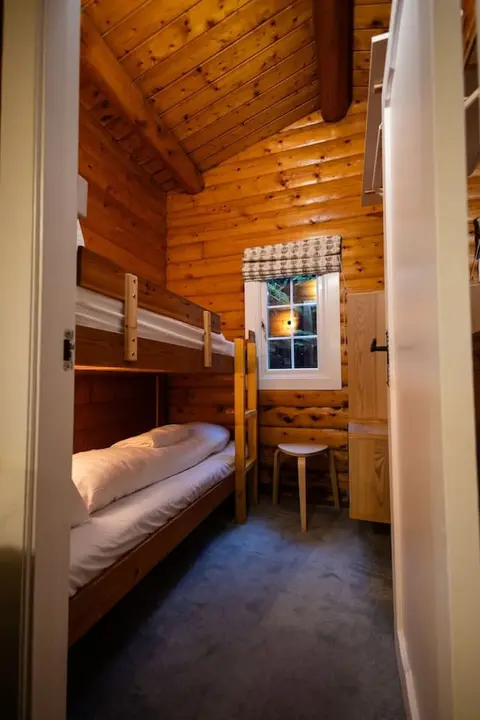 Rural 3 Bed Log Cabin Getaway