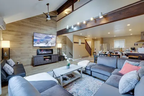 Pocono Paradise Ultimate Camelback Getaway 4 Bedroom Townhouse