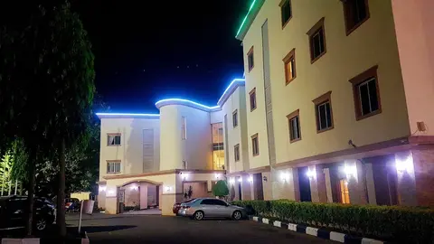 Savannah Suites Limited