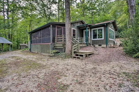 Asheville-area Cabin w/ Fire Pit & Forest Views
