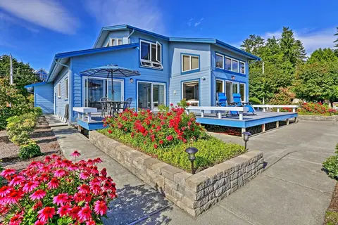 Birch Bay Waterfront Home - Steps to Beach!