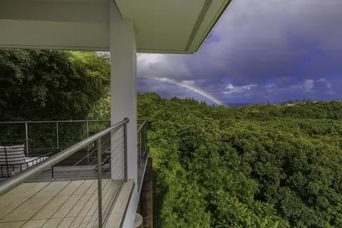 Luxury Zen Retreat 3 Bedroom Home by RedAwning