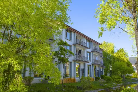 Qinyueting Private Holiday Villa