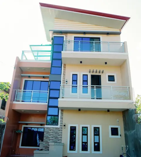 Rb's Three Storey House
