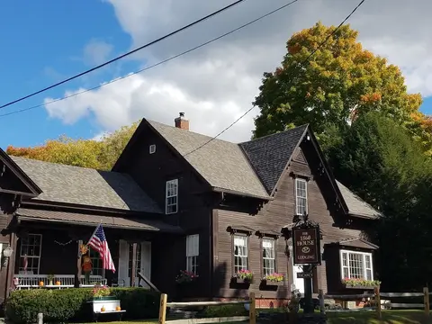 1860 House Inn and Vacation Rental Home