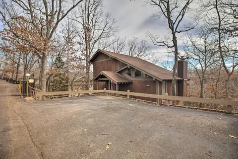 Resort Perks: Spacious Lake of the Ozarks Home