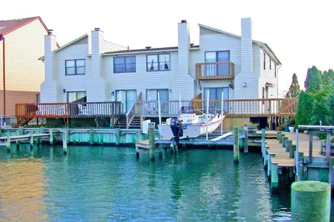 Sea Jay 616c 2 Bedroom Townhouse by RedAwning