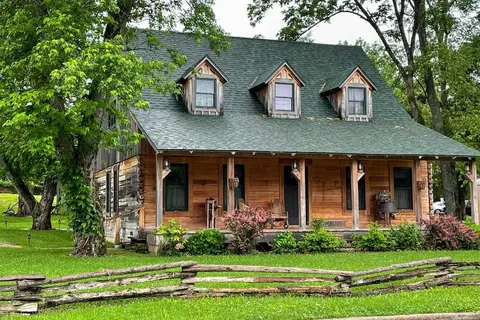 Quiet Hollister Cabin: Walk to Lake Taneycomo