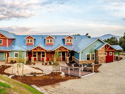 Inn the Woods Suites