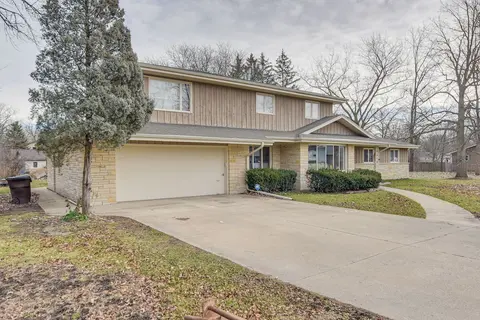Convenient Racine Home: 4 Mi to Lake Michigan!