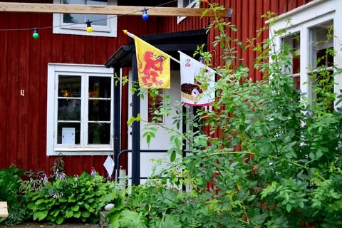 Cafe Sergel Bed & Breakfast