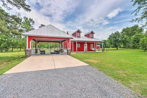 Rural Family Retreat < 3 Mi to Fishing & Boating!