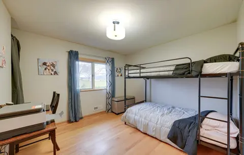 Cozy Lisle Home w/ Fenced Backyard: Pets Welcome!