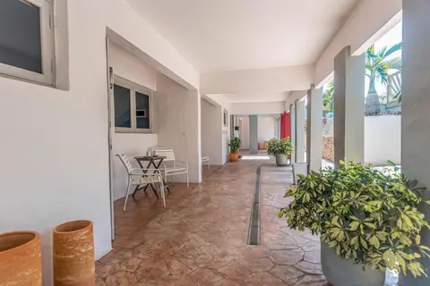 Cozy Central Quiet Close to the Beach Pool
