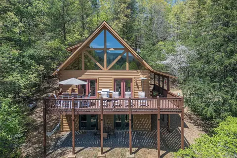 Unwind Fireside + Game Room Fun! Warne Mtn Escape