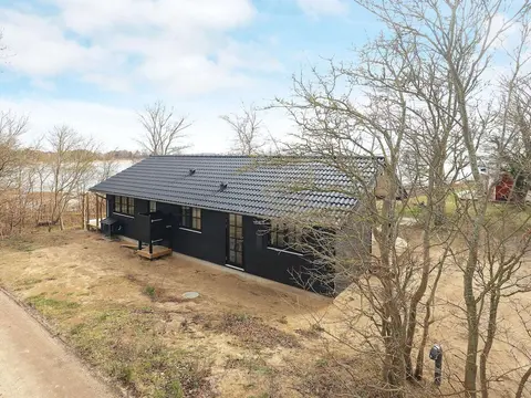 6 Person Holiday Home in Martofte