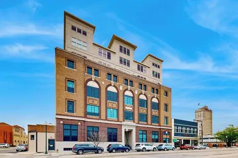 Luxe 1BR Downtown Loft in Historical Building