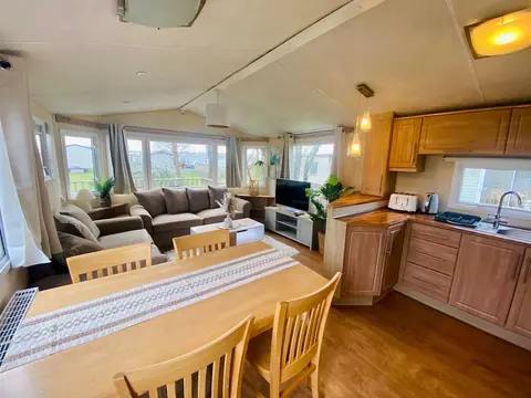 Beautiful 3-bed Static Caravan in Padstow