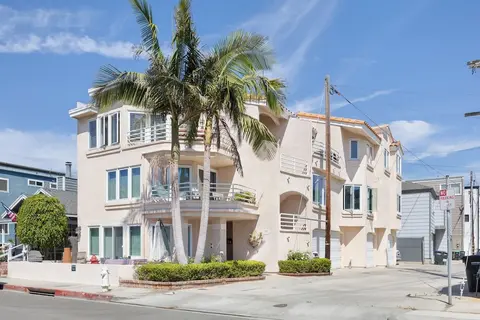Shoreline Villa by Avantstay Steps to the Beach, Bay, & Pier!