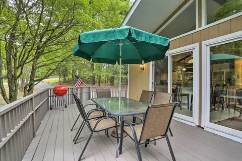 Serene Long Pond Home w/ Game Room & Beach Access!