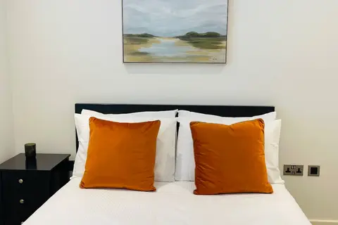 Stylish Modern Apartment in St Albans City