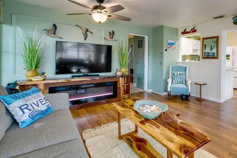 Dunnellon Vacation Rental w/ Pool - Kayak & Fish!