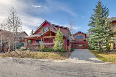 Quiet Fraser Family Escape: Hot Tub & Front Porch!