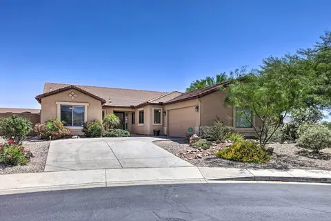Buckeye Home w/ Pool, Putting Green & Sun Porch!