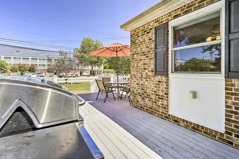 Captain's Quaders 2 Bedroom Home by RedAwning
