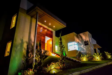 Suites de Luxo em Escarpas do Lago
